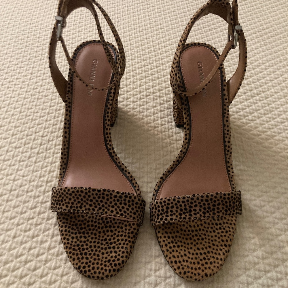 *NEW* Gianni Bini Animal Print Block Heel
